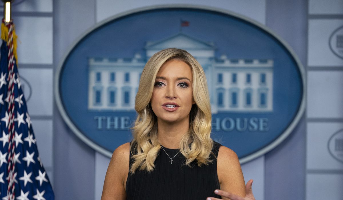 Fox temporarily cuts away from White House briefing that
featured video of protester's obscenity 1