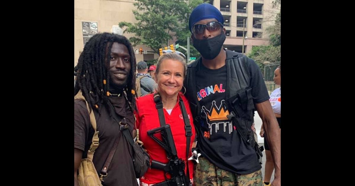 State Senator Shatters Mainstream Media Narrative with Visit
to Armed Black Protesters 1