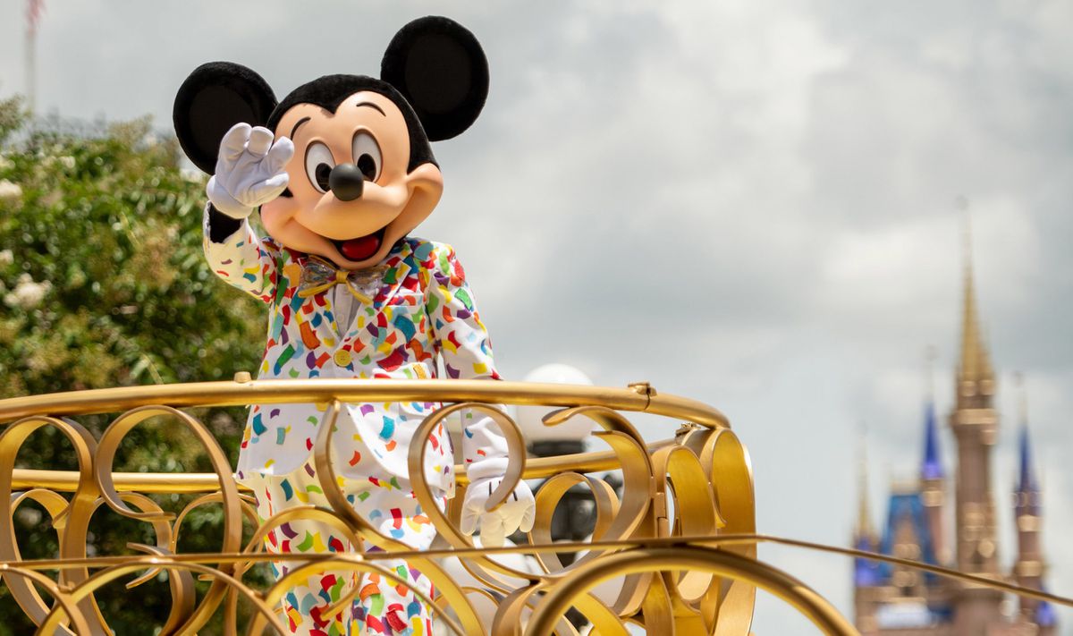 Disney World reveals new character experiences as
coronavirus cuts meet-and-greets 1
