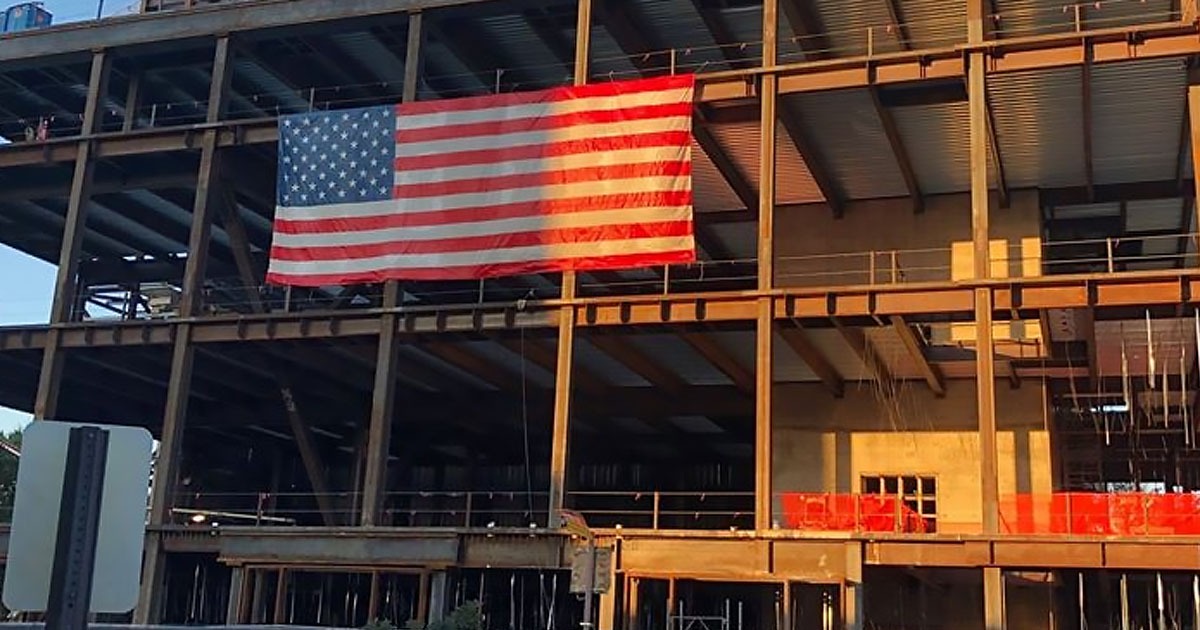 VIRGINIA: Government Demands Construction Workers Remove
American Flag, Call it ‘Safety Issue,’ ‘Target’ for Rioters 1