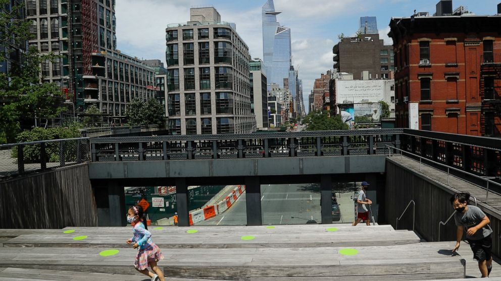 New York COVID-19 hospitalizations down, 11 more
deaths 1