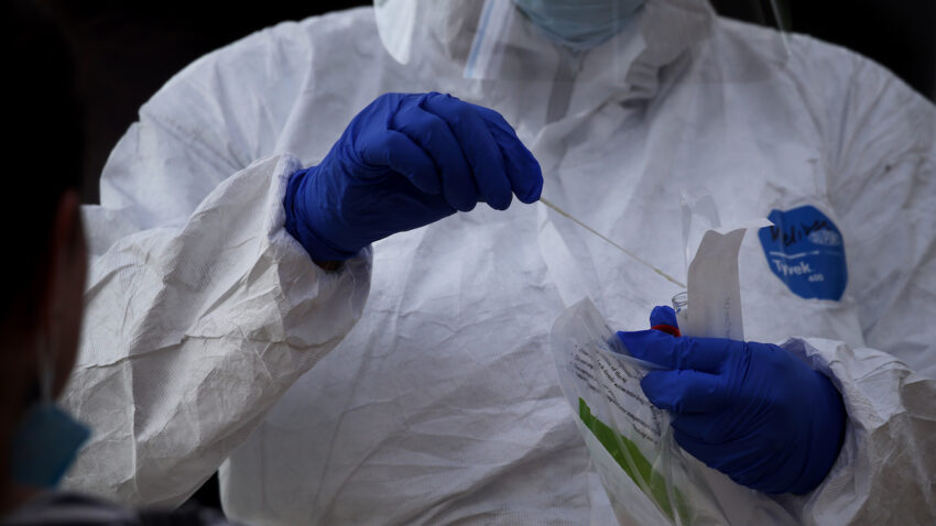 Long lines, delayed results, and lacking access: Here's the
latest on coronavirus testing in Mass. 1