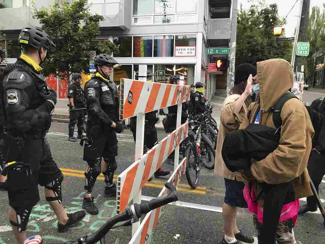 Seattle Police Clear Capitol Hill Protest Zone After Mayor
Issues Emergency Order 1