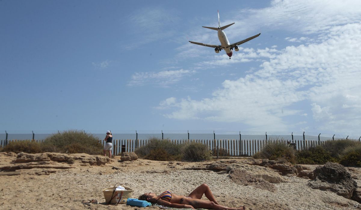 UK urged to refine quarantine plans after Spain
criticism 1