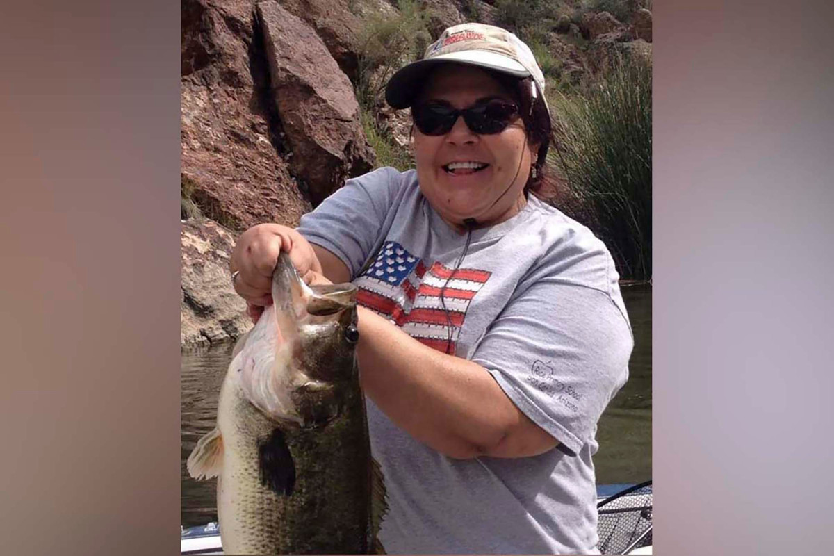 Teachers in same Arizona classroom all get coronavirus, 1
dies 1