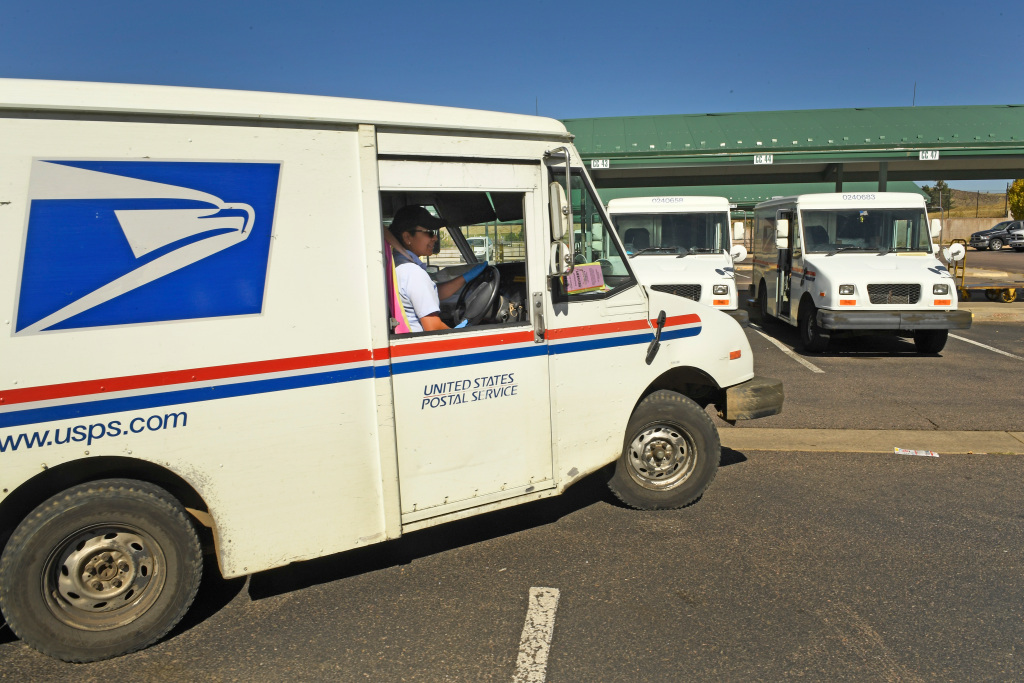 Longmont Post Office employee tests positive for
coronavirus 1