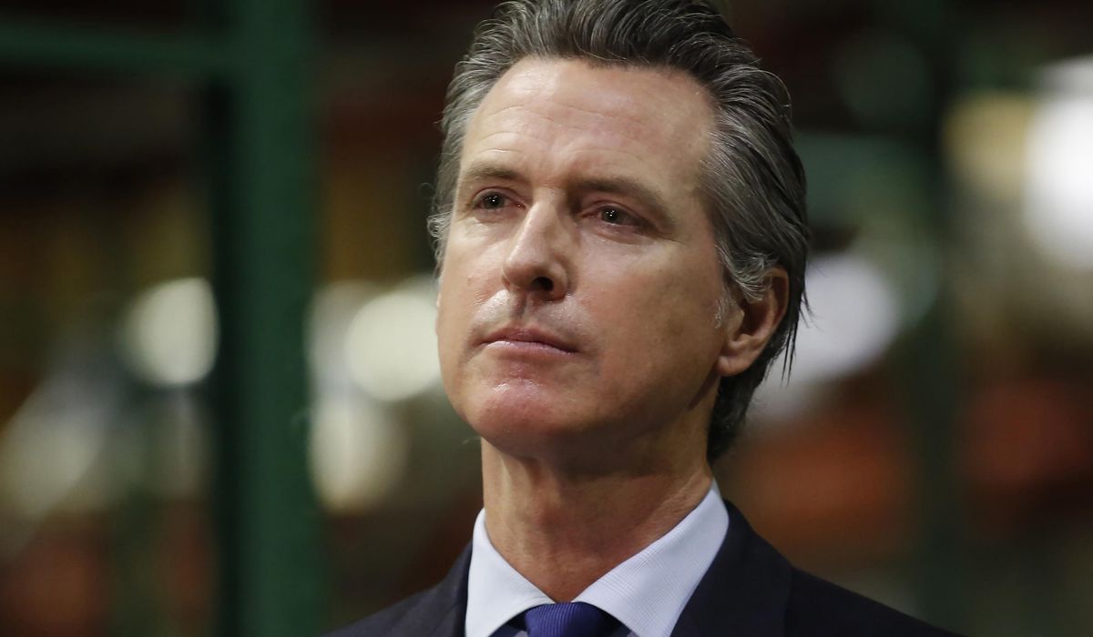 Gavin Newsom denies coronavirus funds to Atwater and
Coalinga, cities that defied his orders 1