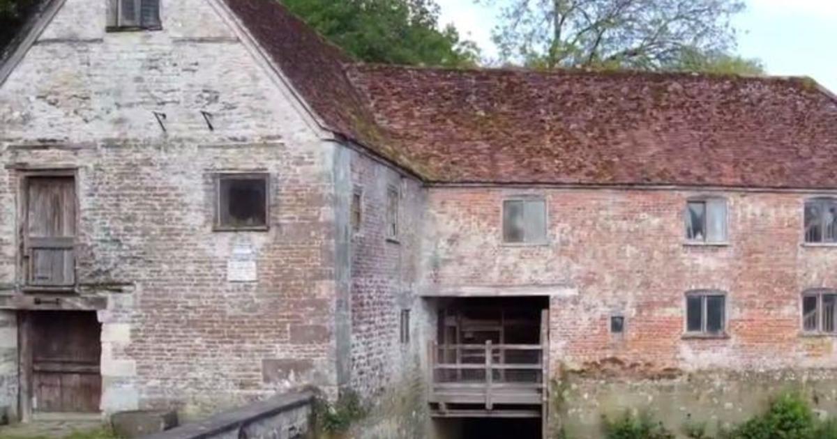 1,000-year-old British flour mill helps bread-making during
lockdown 1