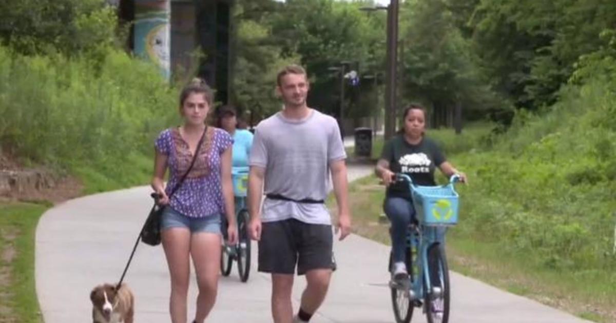 Why coronavirus cases are on the rise among young people in
several states 1