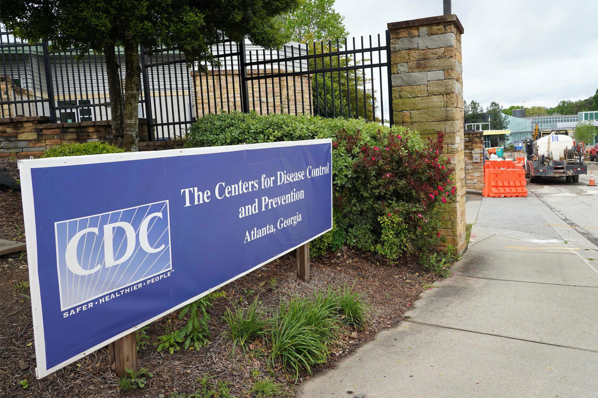 CDC predicts US coronavirus death toll could soar to 182,000
by late August 1