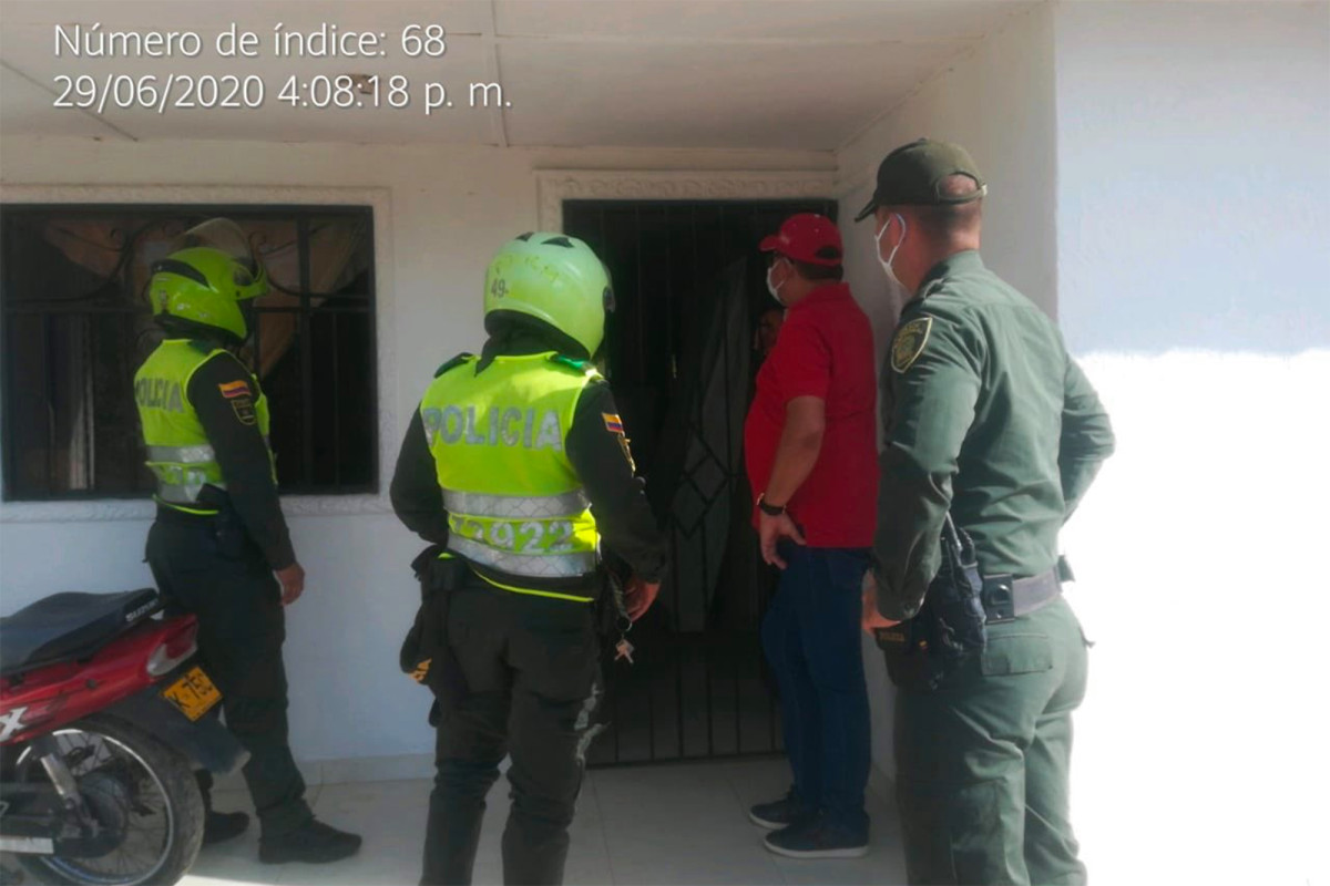 Colombian mayor turns in son to police for breaking
coronavirus curfew 1