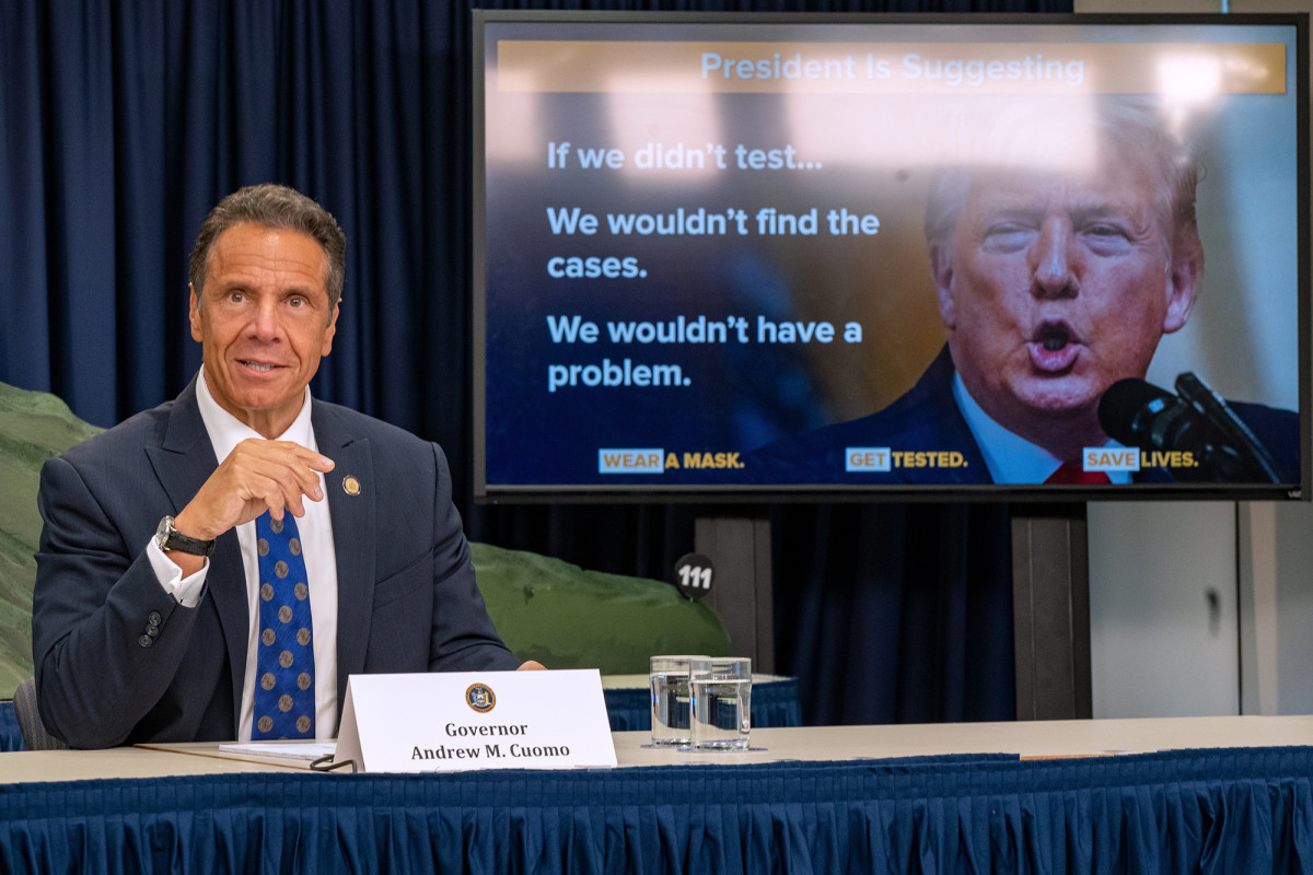 Tan of the hour: Gov. Cuomo shows off bronzed look at
coronavirus briefing 1