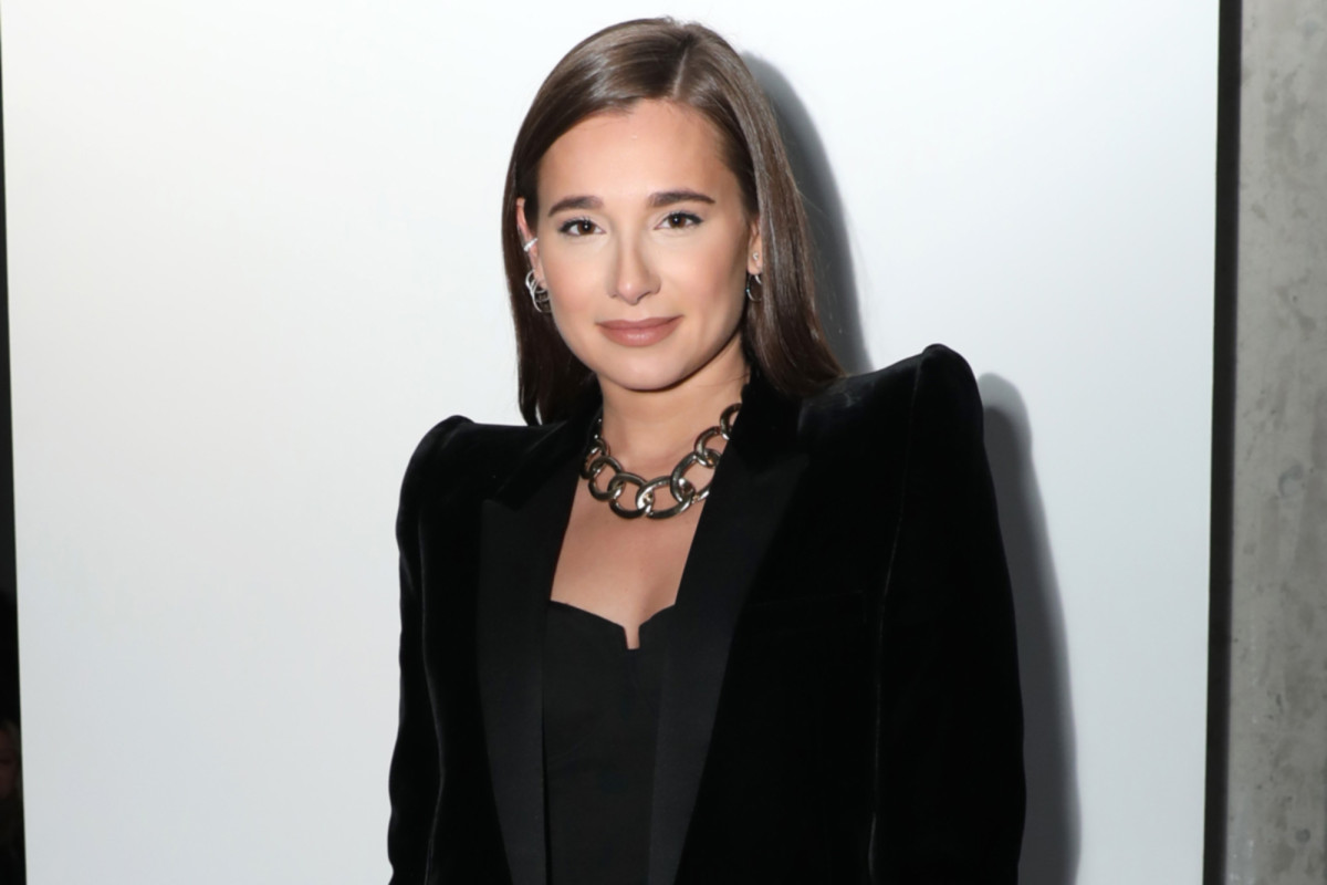Danielle Bernstein spotted at maskless Hamptons party
pre-COVID diagnosis 1 Danielle Bernstein spotted at maskless Hamptons party
pre-COVID diagnosis 1