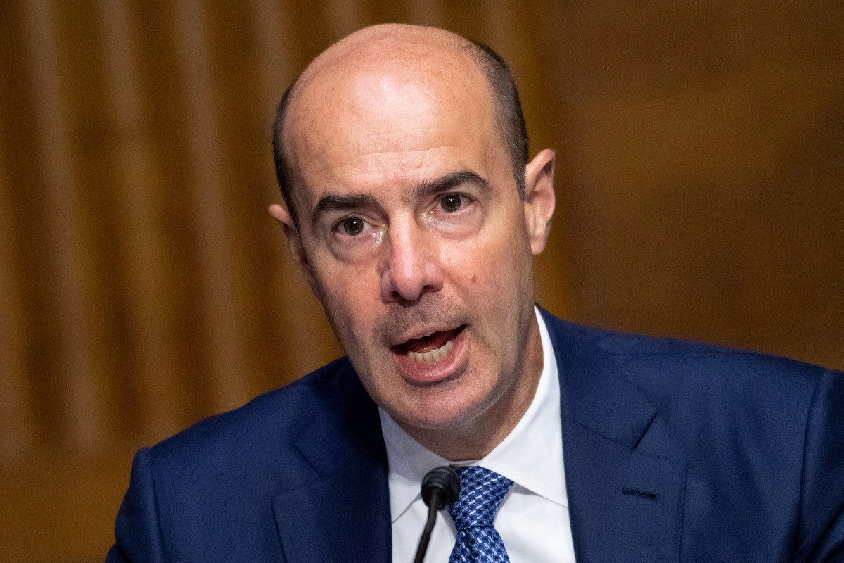 Labor Secretary Eugene Scalia confident US businesses can
reopen amid coronavirus 1