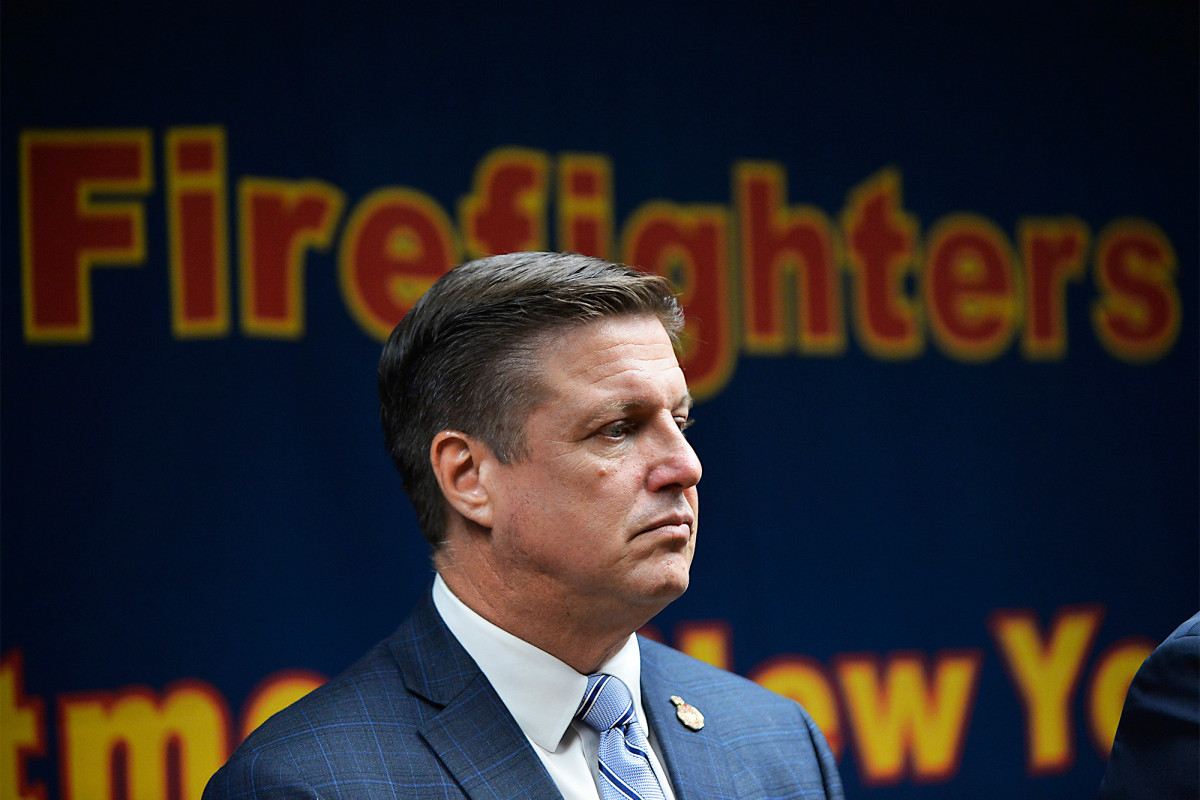 FDNY oust union president over coronavirus
discontent 1
