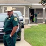 Fla. Sheriff Warns Protesters He’ll Deputize Gun Owners to
Restore Order 12