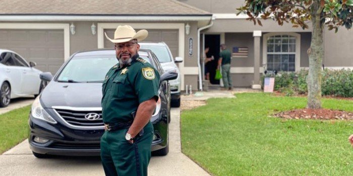 Fla. Sheriff Warns Protesters He’ll Deputize Gun Owners to
Restore Order 1