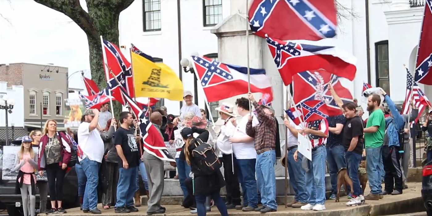 Freedom-Loving Patriots Protect Historic Confederate
Monument in Oxford, Miss. 1