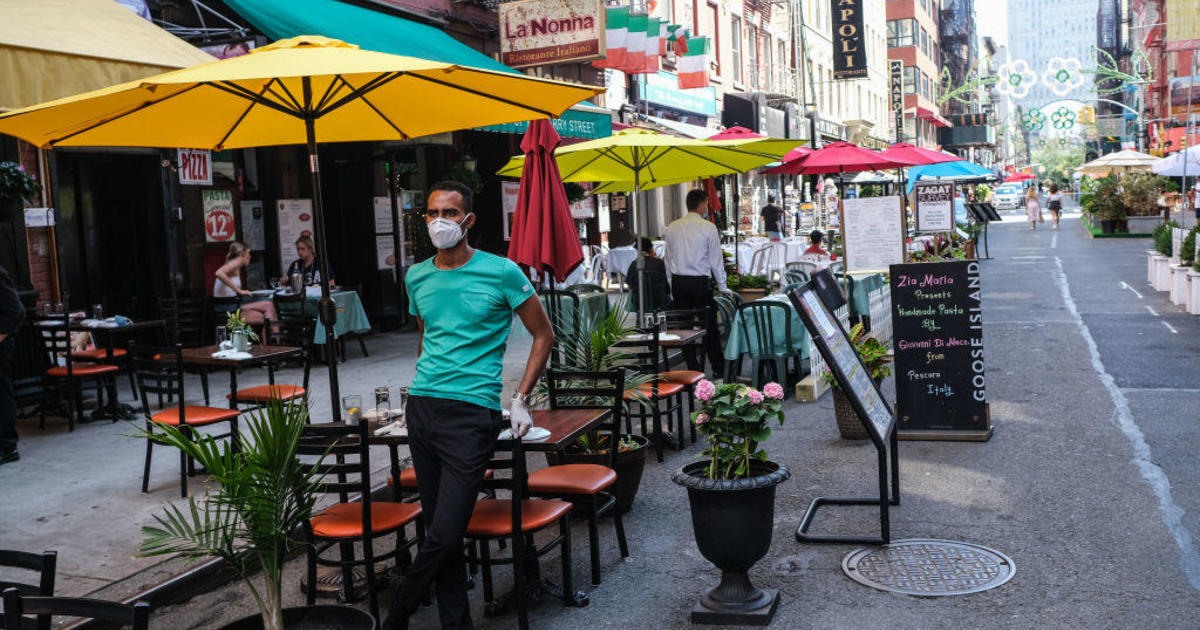 Is the coronavirus airborne? Scientists say it's "a real
risk" 1
