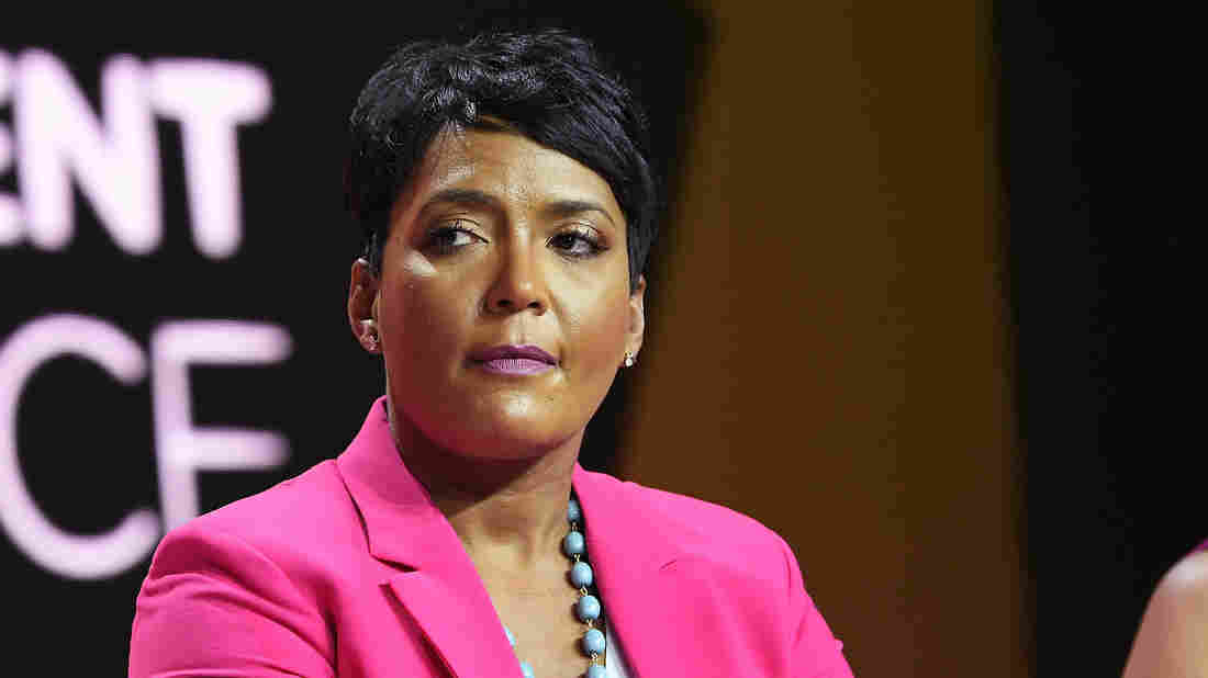 Atlanta Mayor Defends Legal Face-Off With Georgia's Governor
Over Masks 1