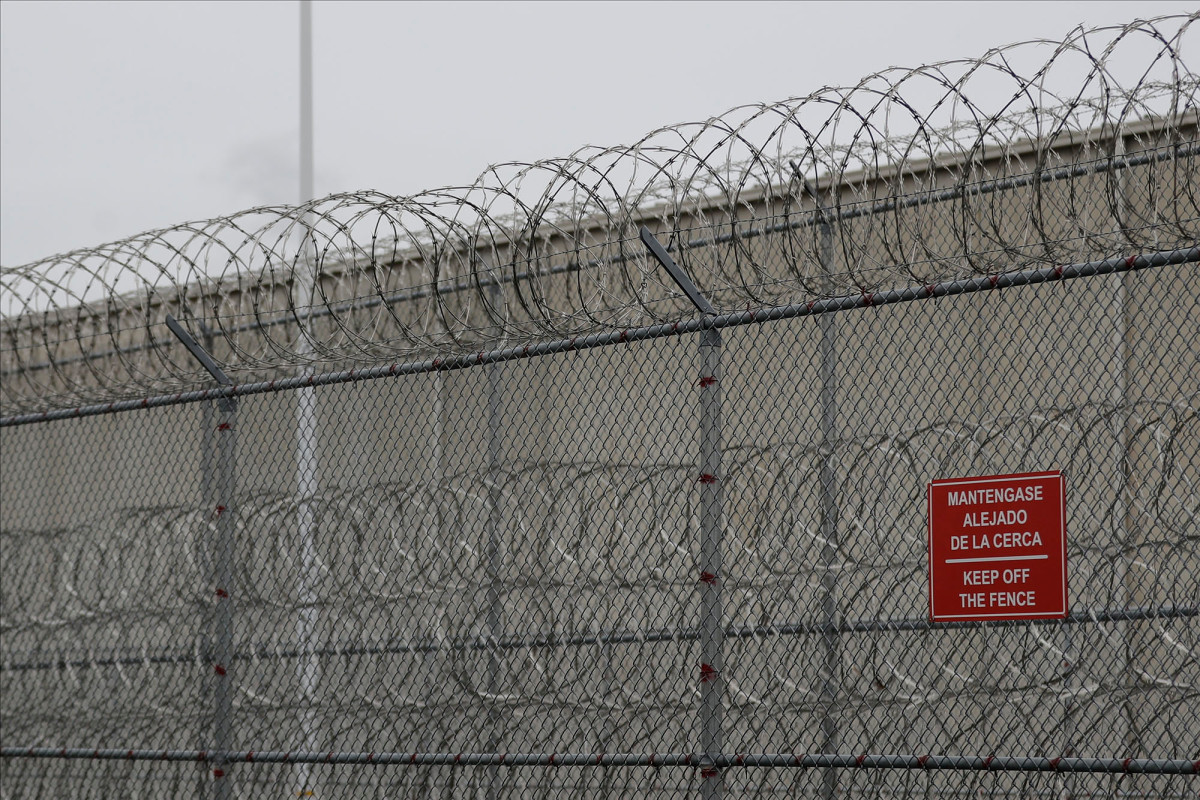 Mexican man with coronavirus dies in ICE custody 1