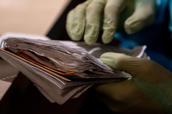 As Coronavirus Slams Houston Hospitals, It’s Like New York
‘All Over Again’ 1