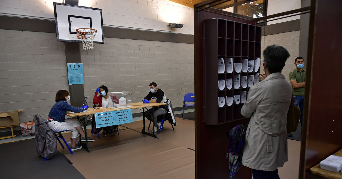 Coronavirus surge in Eastern Europe prompts new
restrictions 1