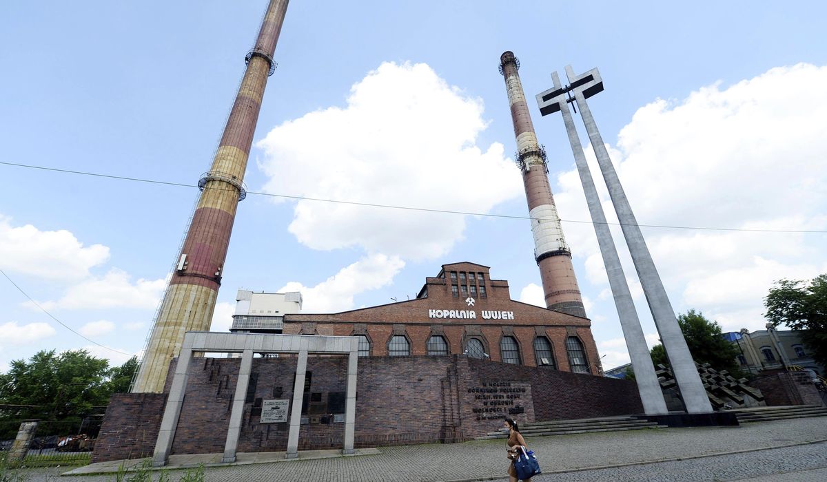 Coronavirus slams Poland's already-troubled coal
industry 1