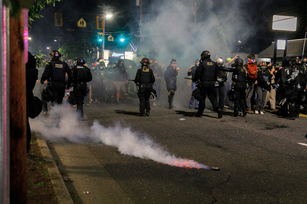 DHS chief denounces ‘lawless anarchists’ in Portland amid
ongoing protests 1