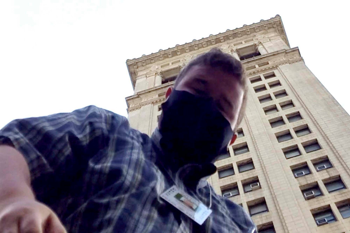 City Hall protesters attack NY Post reporter as cops do
nothing 1