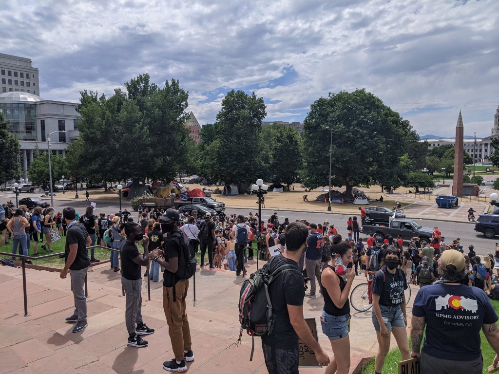 Pro-police rally expected to draw counter-protesters at
Denver’s Civic Center on Sunday 1