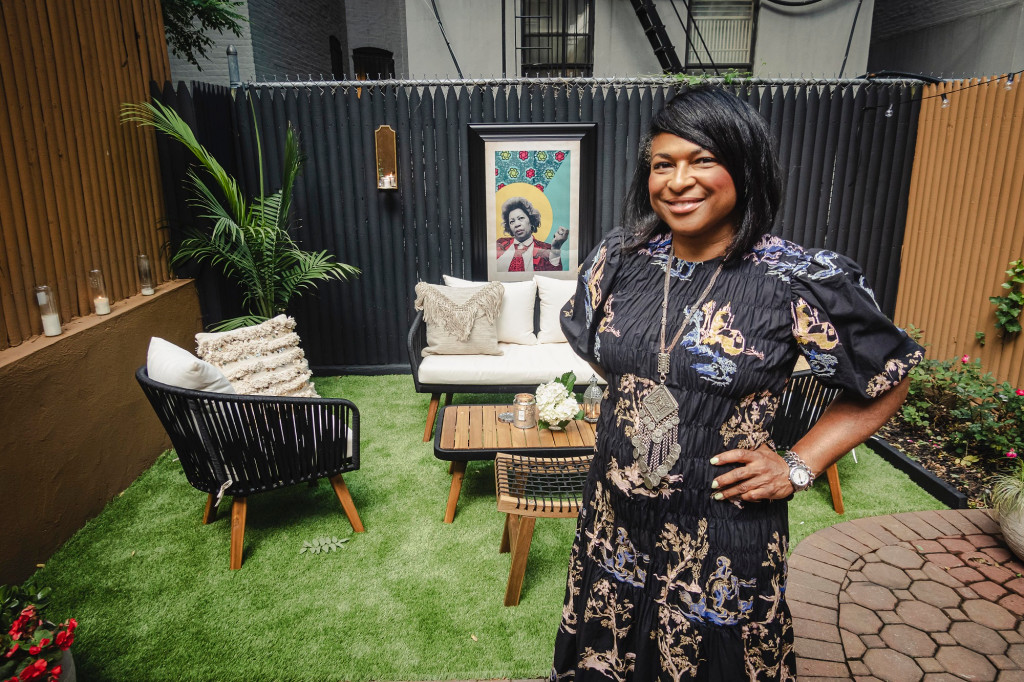 New Yorkers get creative with precious outdoor space during
lockdown summer 1
