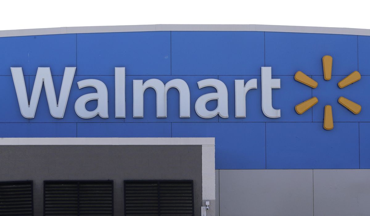Minnesota couple wearing swastikas masks banned from
Walmart 1