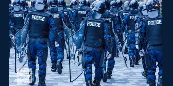 Riot declared in Portland, cops order protesters to leave or
face arrest 1