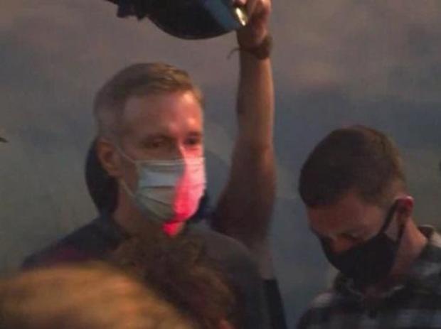 Portland mayor tear-gassed by federal agents at
protest 1