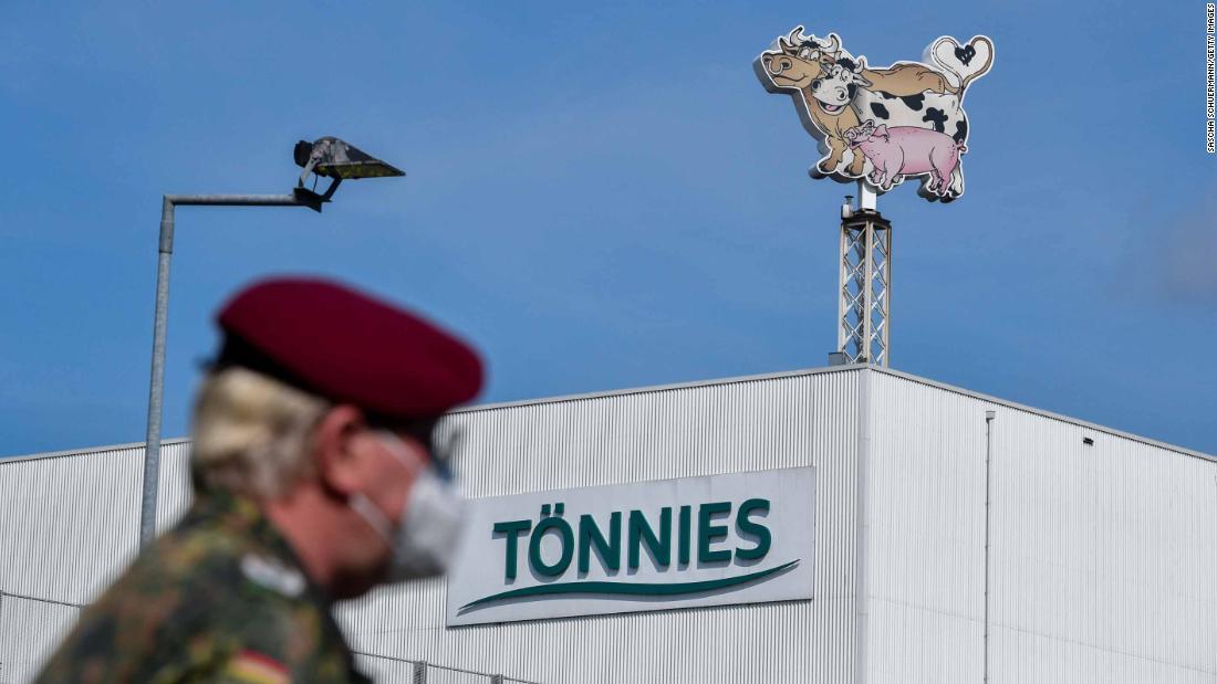 Coronavirus Traveled Nearly 30 Feet At German Slaughterhouse
Where 1,500 Employees Contracted Virus 1