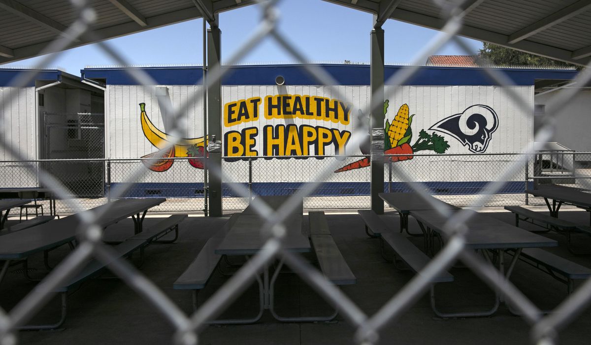 Some California schools want waivers to reopen despite
virus 1