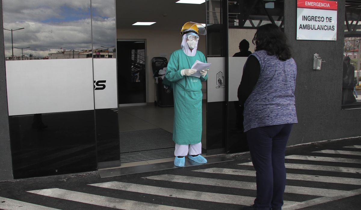 Hundreds wait hours for coronavirus care in Ecuador
capital 1