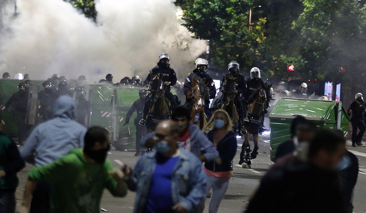 Serbia sends mixed signals on virus lockdown after
clashes 1