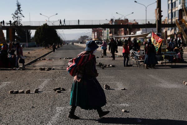 Bolivia Under Blockade as Protesters Choke Access to
Cities 1