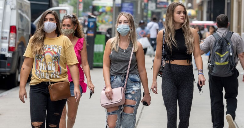 University Of Georgia Tells Students to Consider “Wearing a
Face Mask” During Sex 1