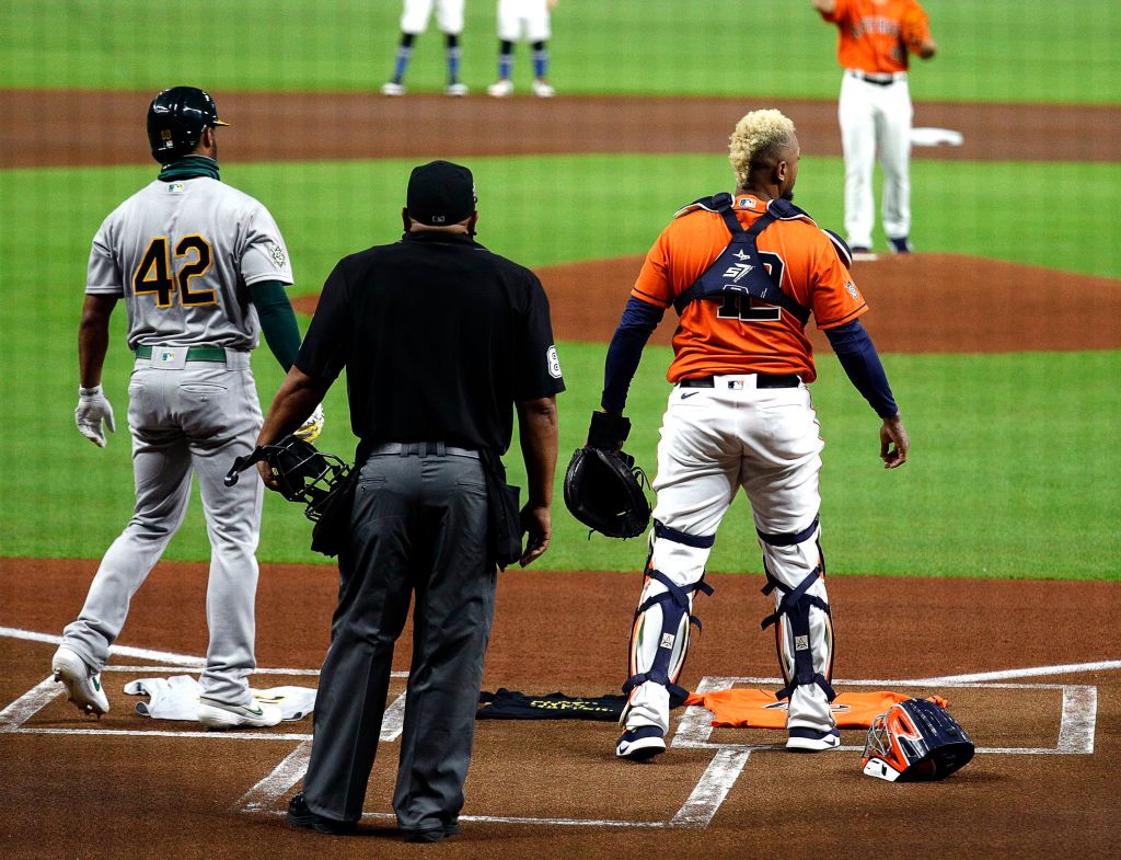 Oakland A’s, Houston Astros leave field in protest 1