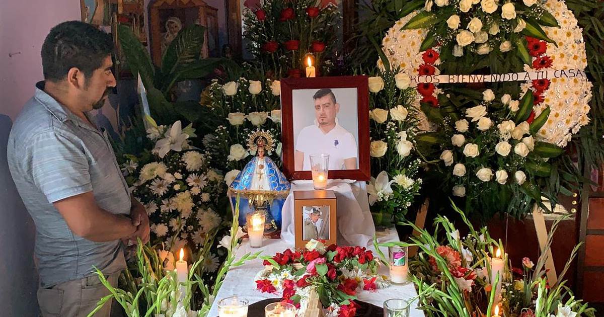 Coronavirus halted his American Dream. His ashes returned
home to Mexico. 1