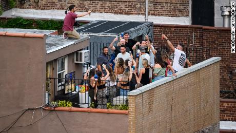 Americans are moving around too much and taking coronavirus
with them, expert says 1