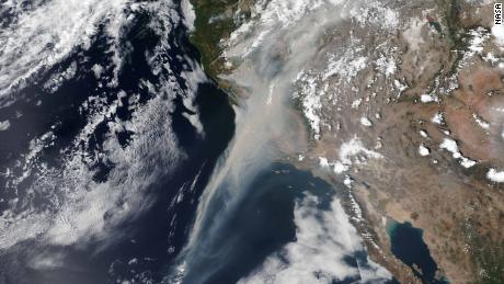 California wildfires kill at least 4 people as some evacuees
weigh coronavirus risks at shelters 1