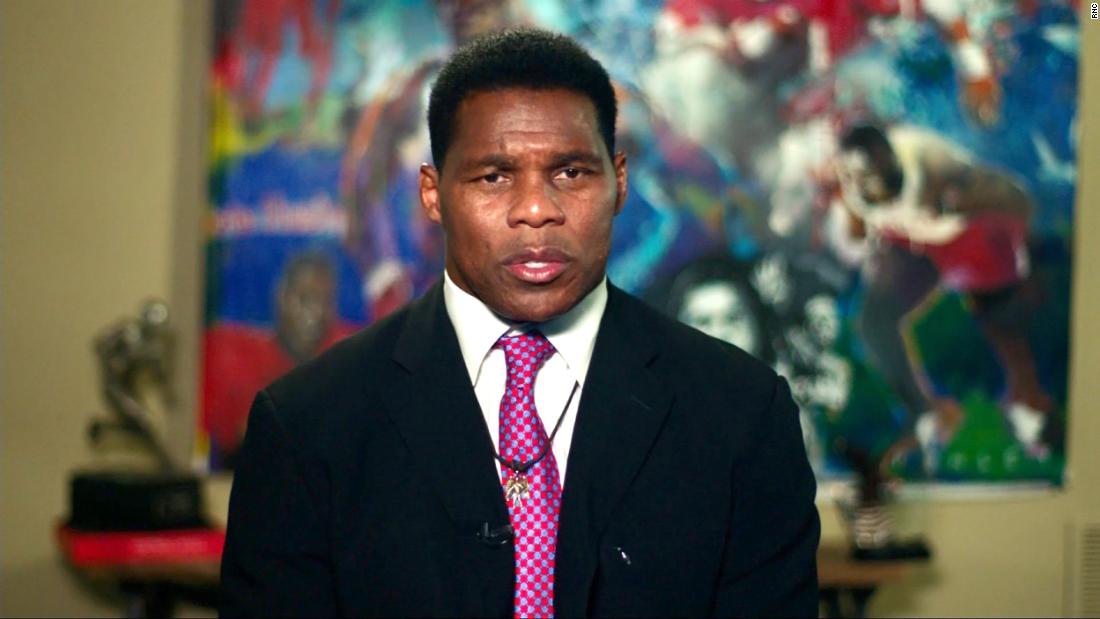 Analysis: NFL legend powerfully sticks up for Trump but
misconstrues protesting athletes 1