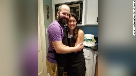 Professional cake decorator helps a couple DIY their dream
wedding cake after Covid-19 forces them to cancel their
plans 1