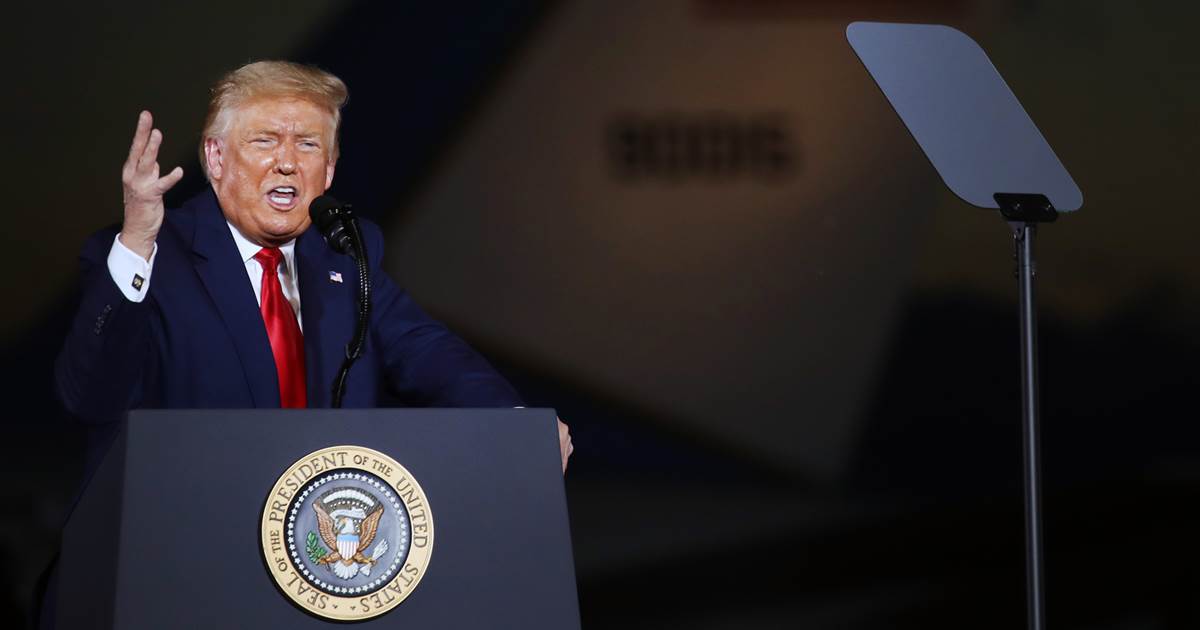 As Trump rails against Portland protesters, Wisconsin
governor tells him to stay home 1