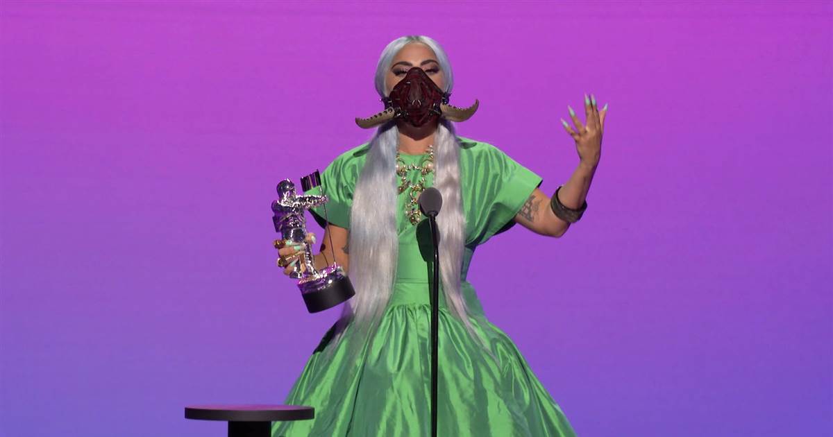 Custom masks, coronavirus and Black lives dominate VMA
show 1