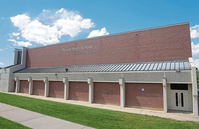 St. Vrain Valley Schools opts to start with remote learning
as staffer is tested for COVID-19 1